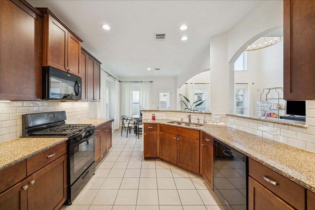 Photo of 21366 Somerset Shores Crossing, Kingwood, TX 77339 (MLS # 30501341)