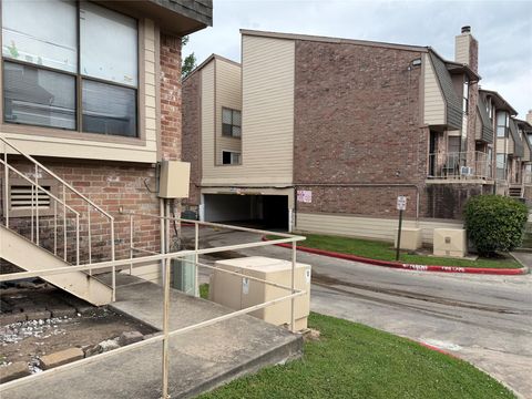 Tiny photo for 2103 Place Rebecca Lane #D10, Houston, TX 77090 (MLS # 76384110)