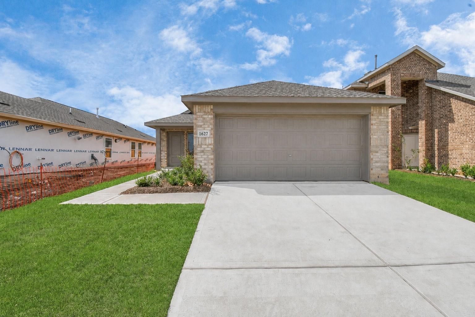 1627 Windrose Bend