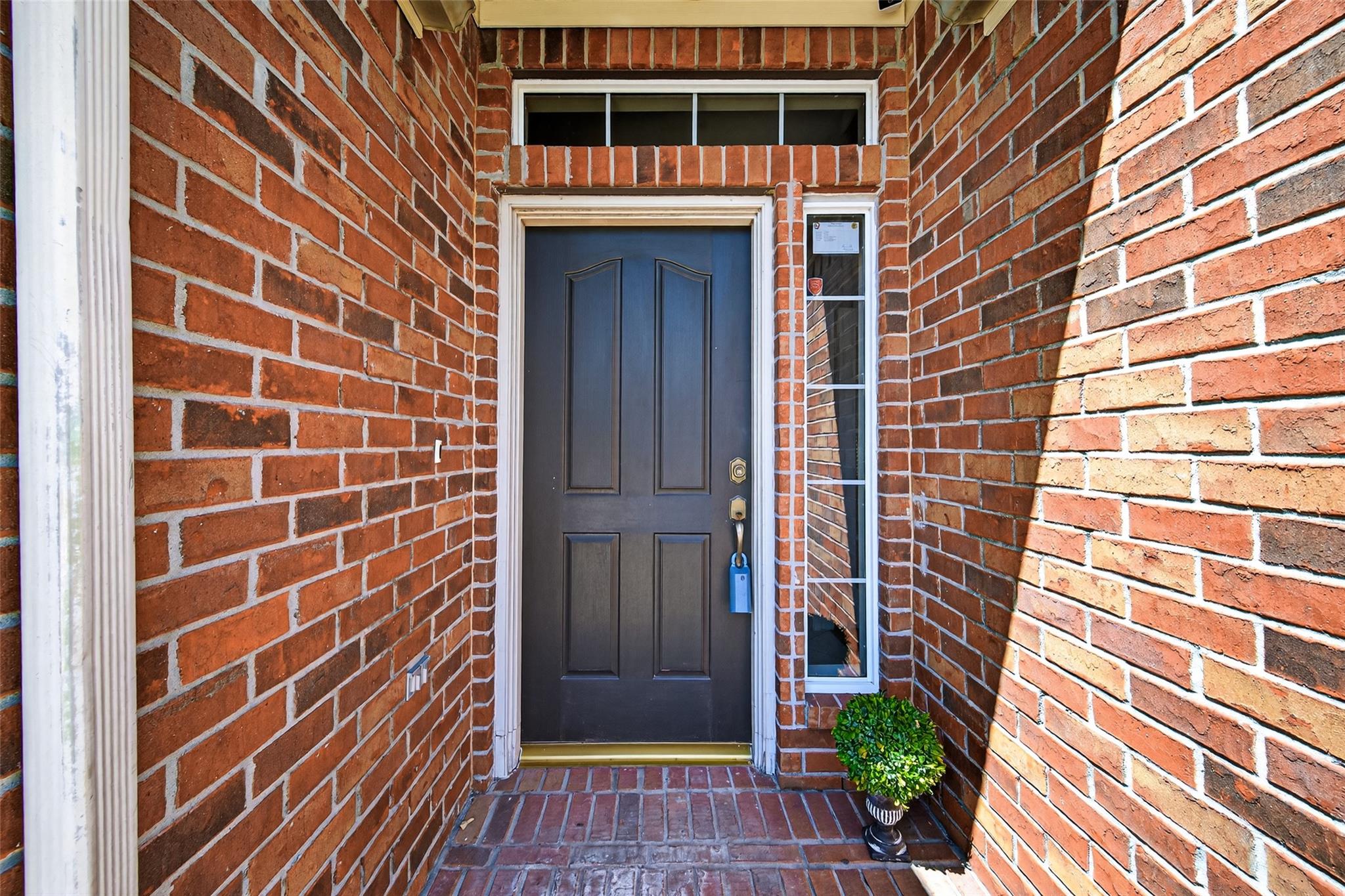 23211 Goldensong Court