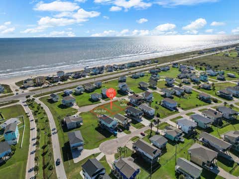 Photo of 39 Buena, Galveston, TX 77554 (MLS # 928526)