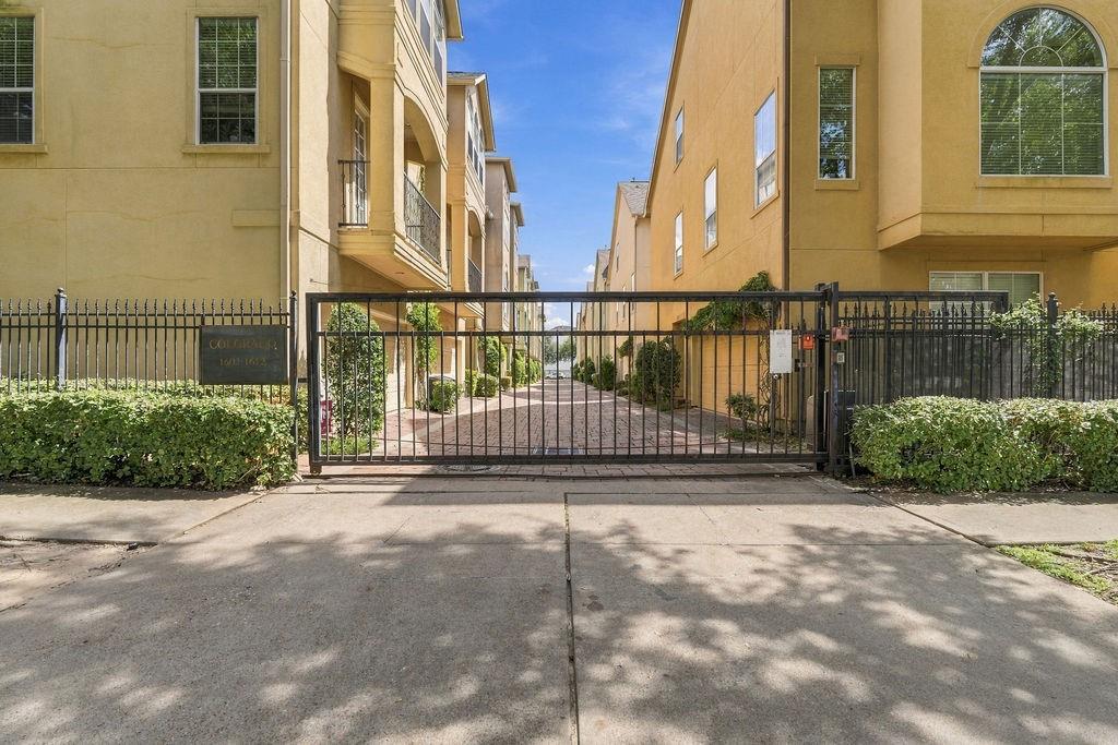 Photo of 1602 Colorado Street Unit A St, Houston, TX 77007 (MLS # 47049909)