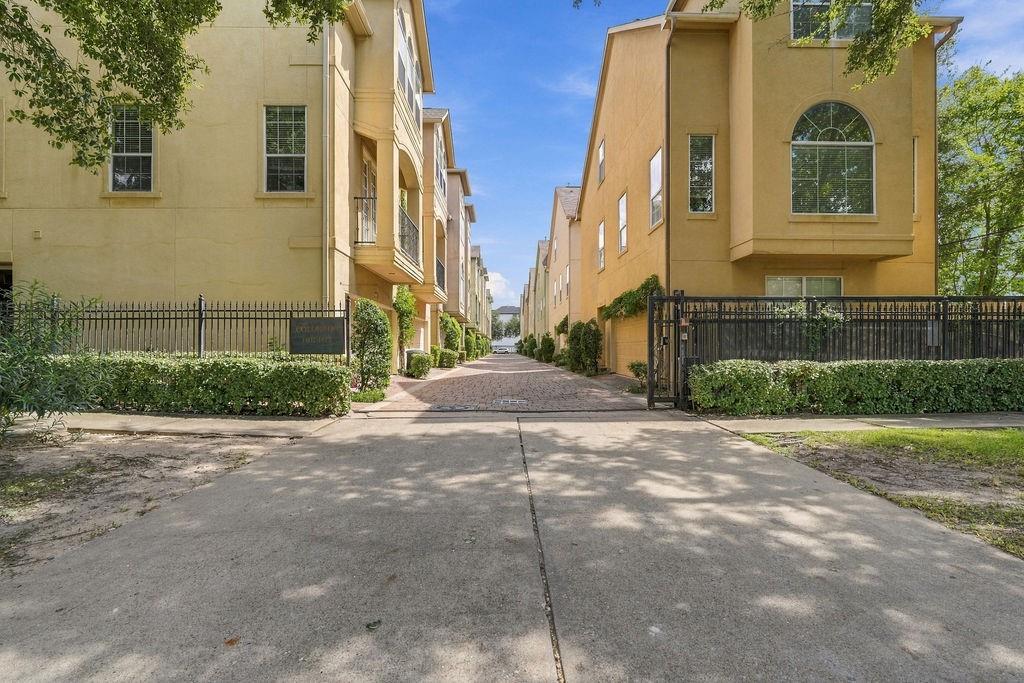 Photo of 1602 Colorado Street Unit A St, Houston, TX 77007 (MLS # 47049909)