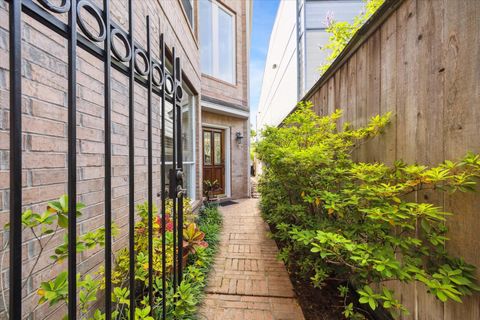 Tiny photo for 1202 Marconi Street, Houston, TX 77019 (MLS # 77197324)