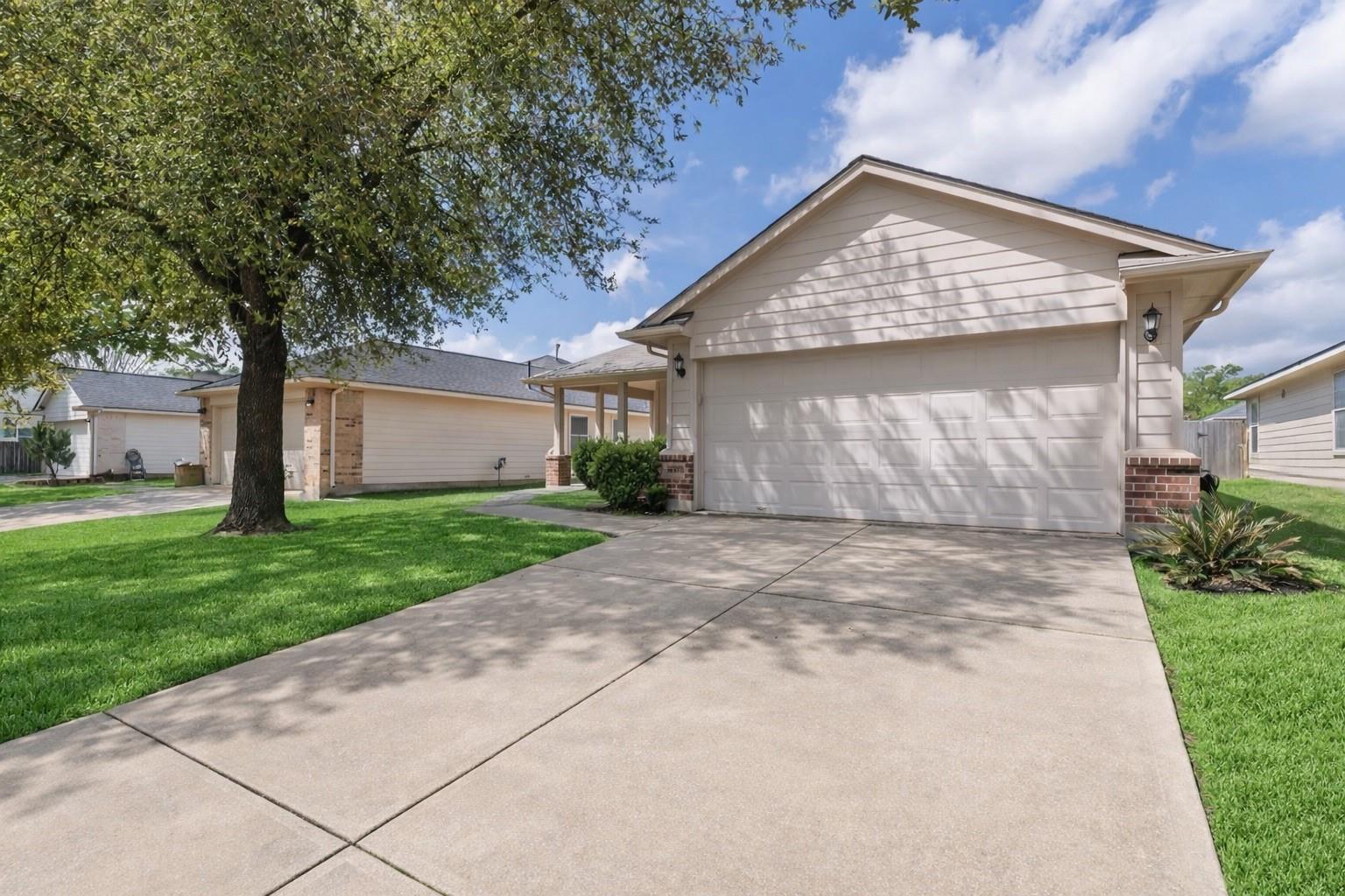 15811 Sarasam Creek Court