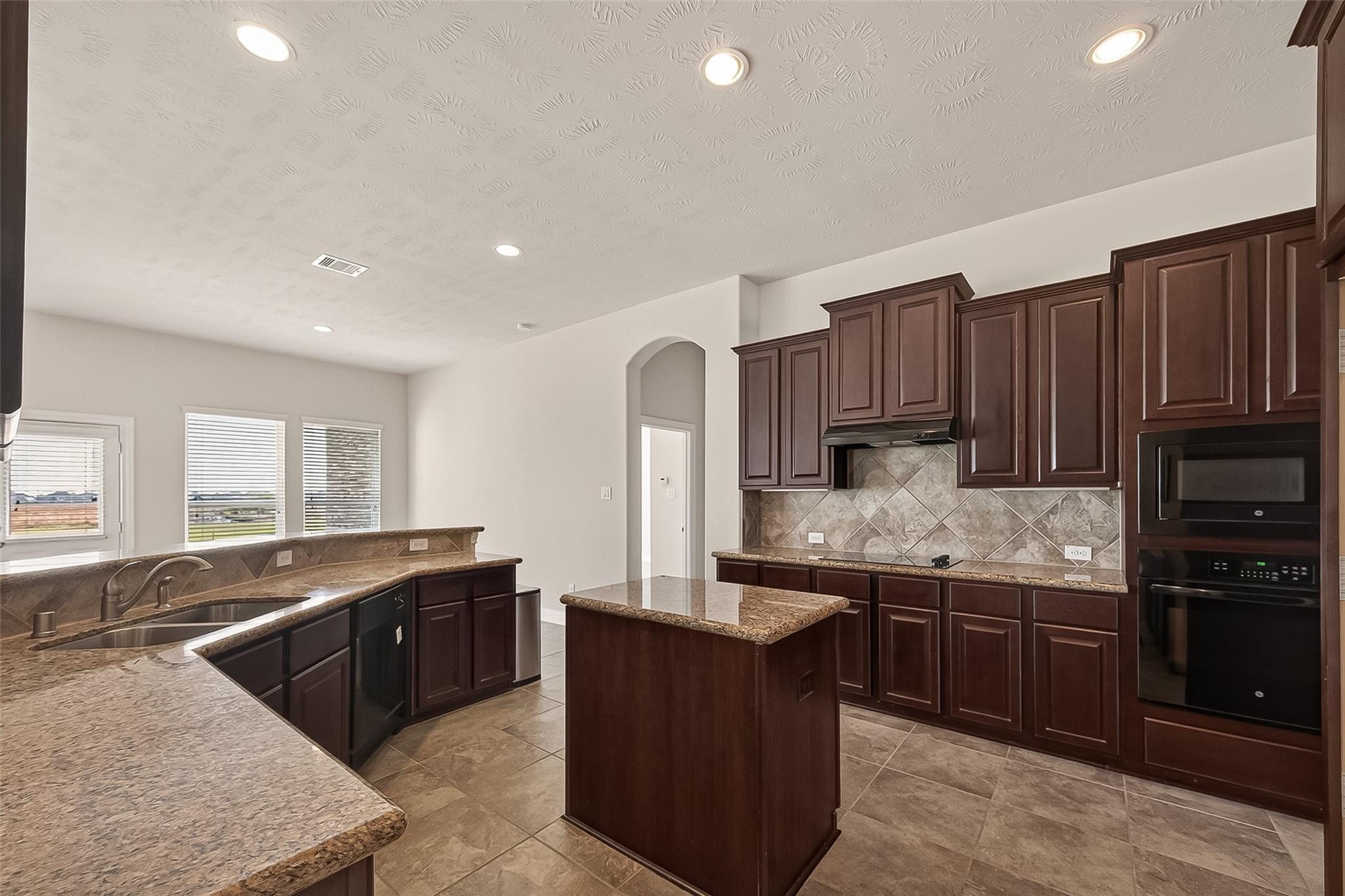 11602 Kings Point Boulevard