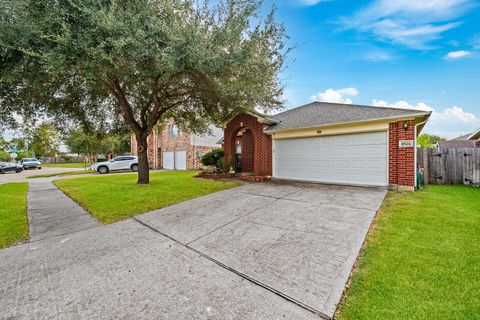 Photo of 8526 Ralstons Ridge Drive, Houston, TX 77083 (MLS # 58391441) Photo of 8526 Ralstons Ridge Drive, Houston, TX 77083 (MLS # 58391441)