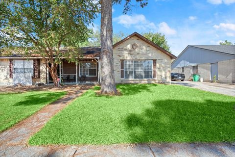 Photo of 2331 Spring Dusk Lane, Spring, TX 77373 (MLS # 95198826)
