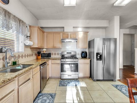 Tiny photo for 5514 Gatesprings Lane Lane, Sugar Land, TX 77479 (MLS # 40662318)