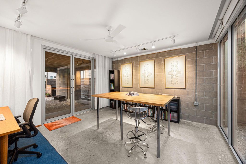 Photo of 5811 Rose Street, Houston, TX 77007 (MLS # 54196120)