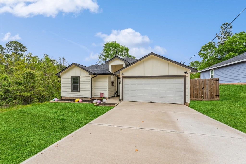 Photo of 14986 Indian Hill Trail, Willis, TX 77378 (MLS # 48368715)