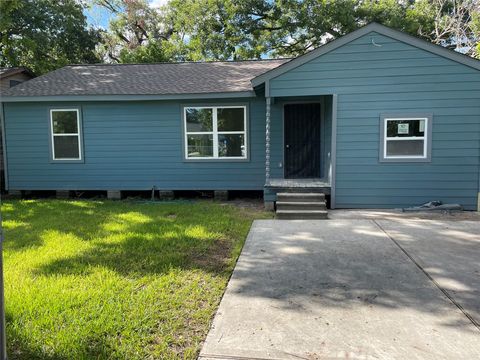 8166 Oak Knoll Lane Houston TX 77028