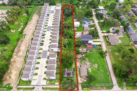 405 W Donovan Houston TX 77070