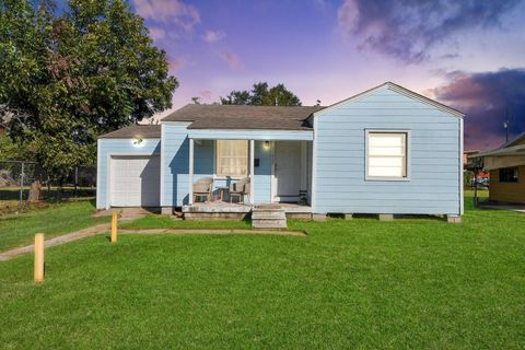 Photo of 11025 Muscatine Street, Houston, TX 77029 (MLS # 18422825)