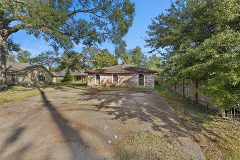 Photo of 9409 Kentshire Drive, Houston, TX 77078 (MLS # 23003831)
