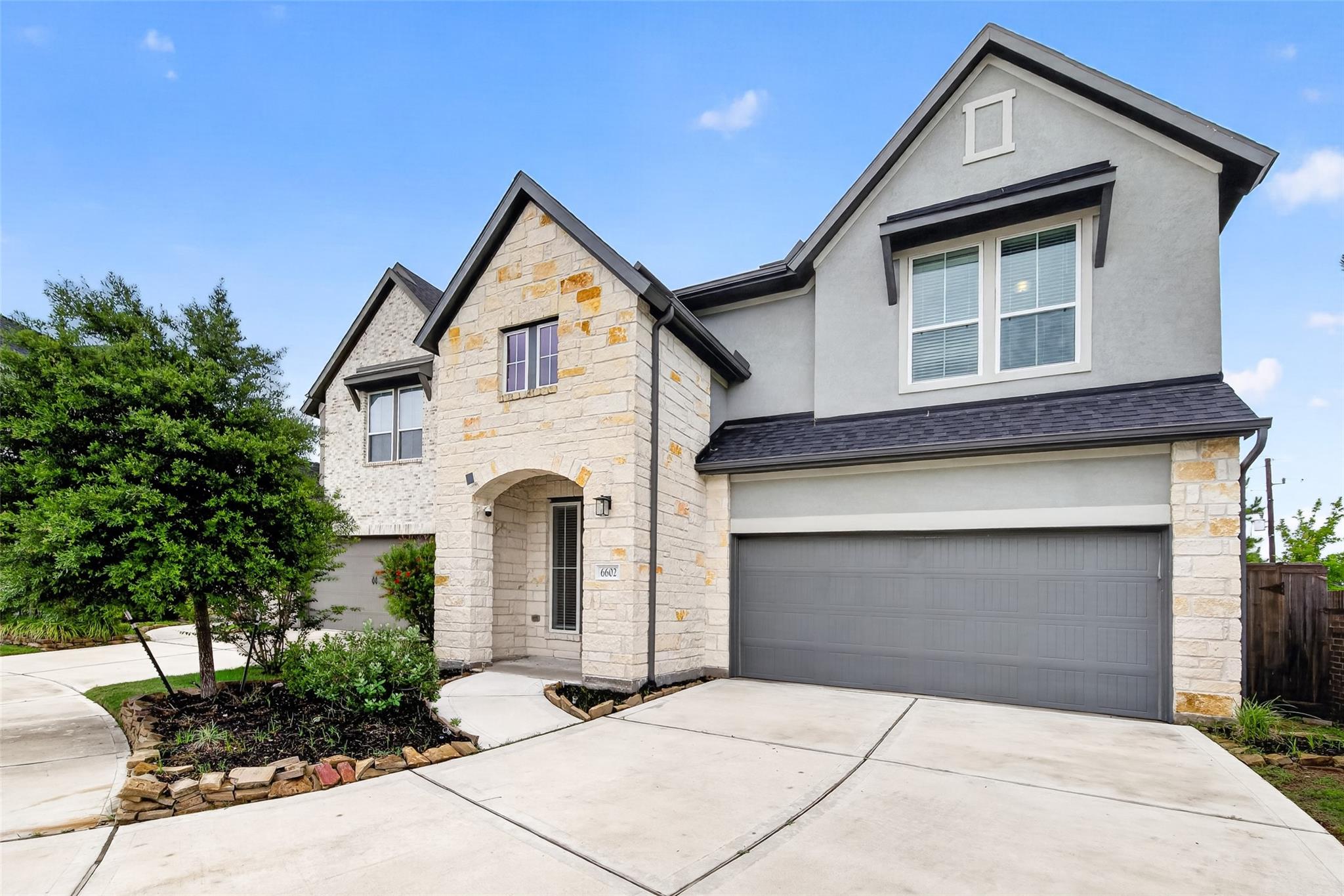 6602 Albany Forest Court