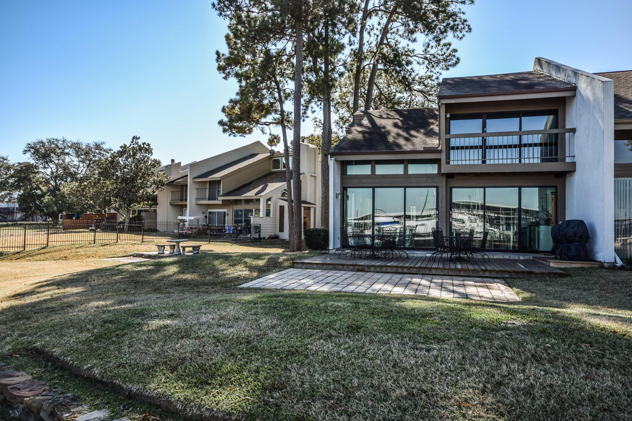 4002 Knollcrest Drive