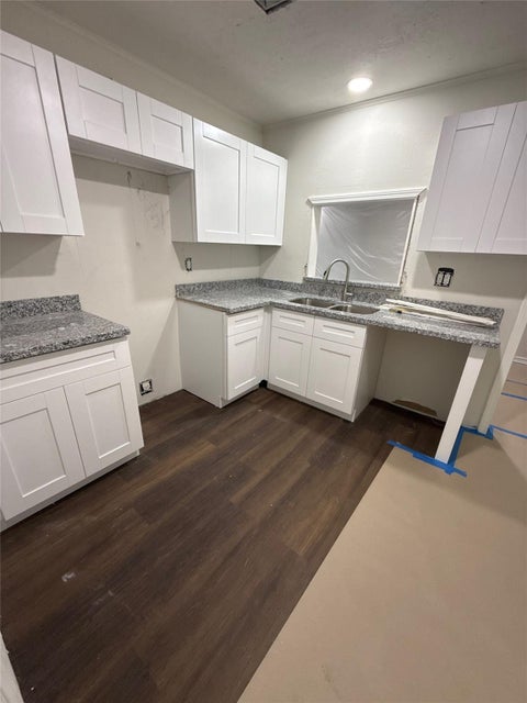 Photo of 431 N Tinsley Street, Angleton, TX 77515 (MLS # 52911222)