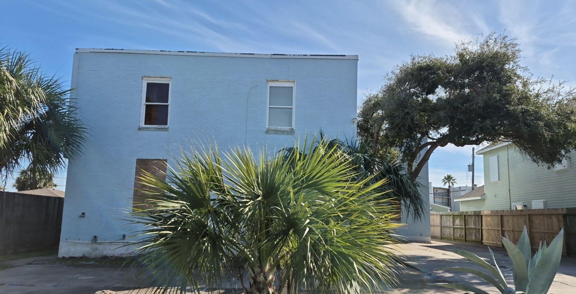 3609 Avenue S 1/2