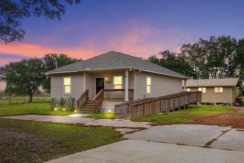 Photo of 6927 David Street, Pearland, TX 77584 (MLS # 66093309)