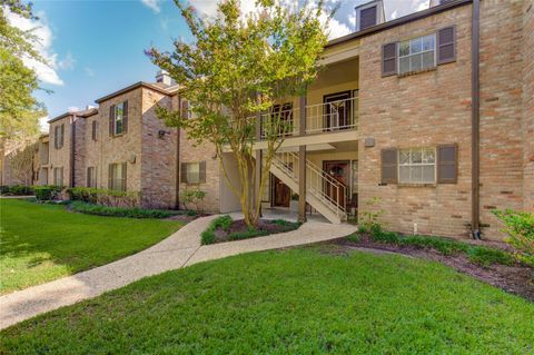 Tiny photo for 12973 Trail Hollow Dr Unit A Dr, Houston, TX 77079 (MLS # 95378627)