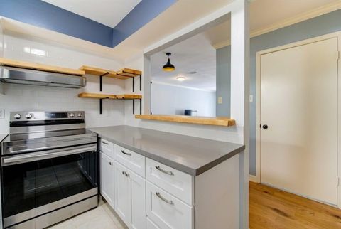 Tiny photo for 12973 Trail Hollow Dr Unit A Dr, Houston, TX 77079 (MLS # 95378627)