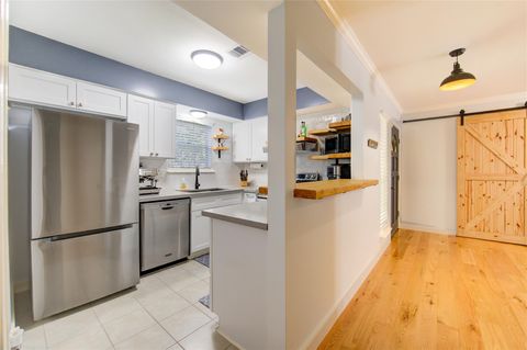 Tiny photo for 12973 Trail Hollow Dr Unit A Dr, Houston, TX 77079 (MLS # 95378627)