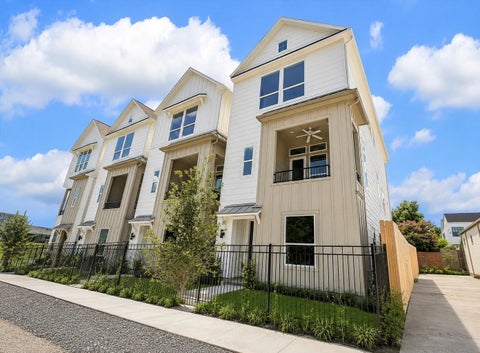 Photo of 310 Fowler Street, Houston, TX 77007 (MLS # 63255580)