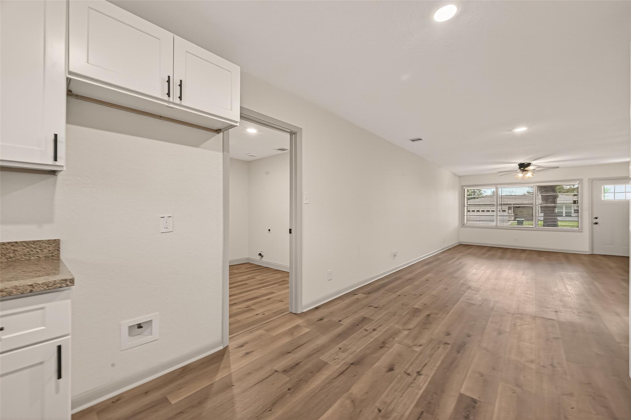 1312 Leneva Lane