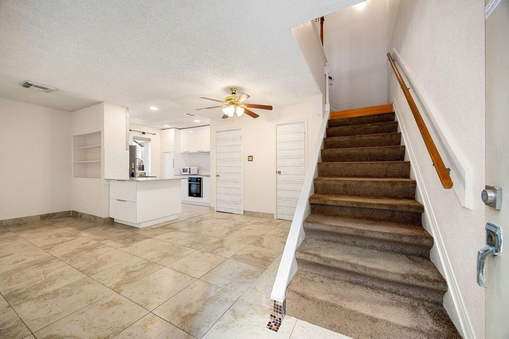 Photo of 3600 Jeanetta Street #502, Houston, TX 77063 (MLS # 80916819)