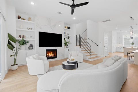 Photo of 5704 Fairdale Lane #B, Houston, TX 77057 (MLS # 30893280)