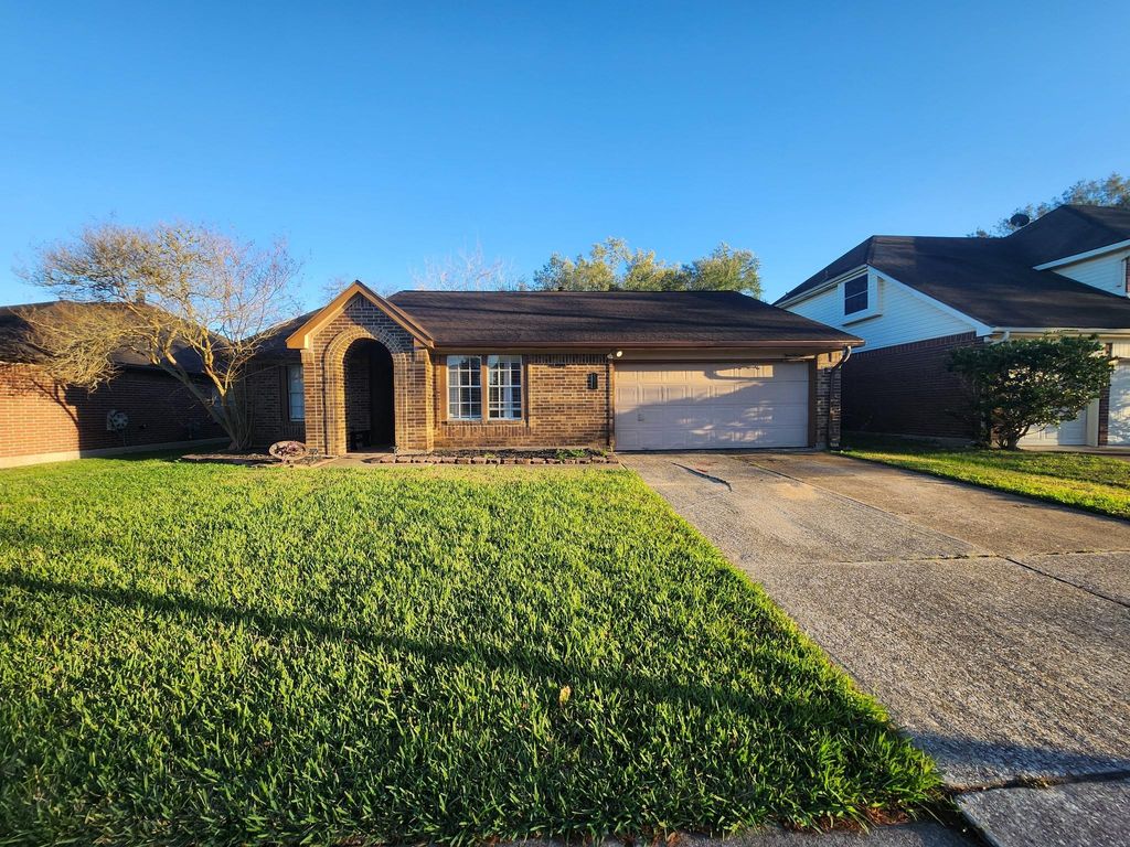 Photo of 4823 Heritage Plains Drive, Friendswood, TX 77546 (MLS # 91257639)