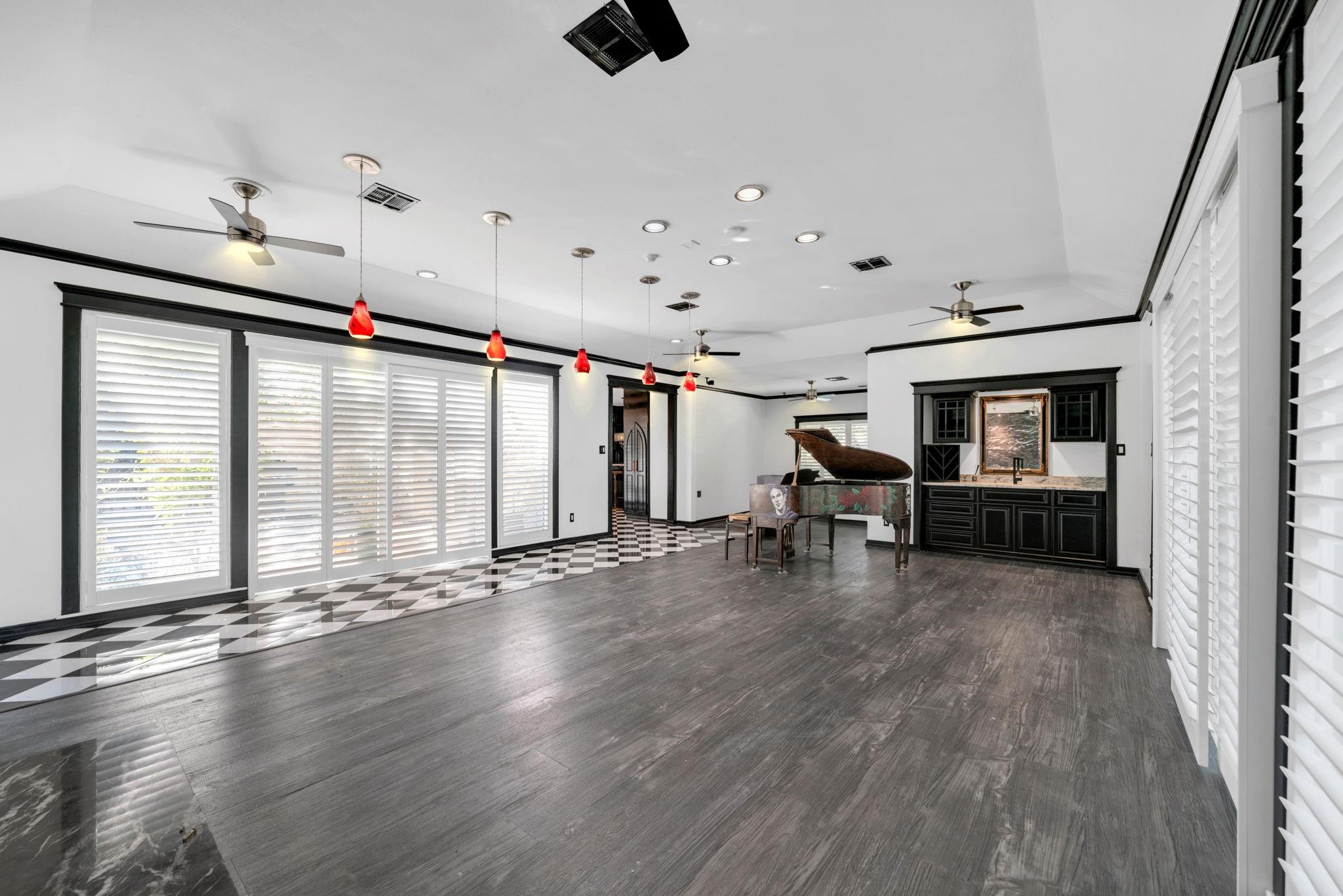 3102 Breezy Pines Court
