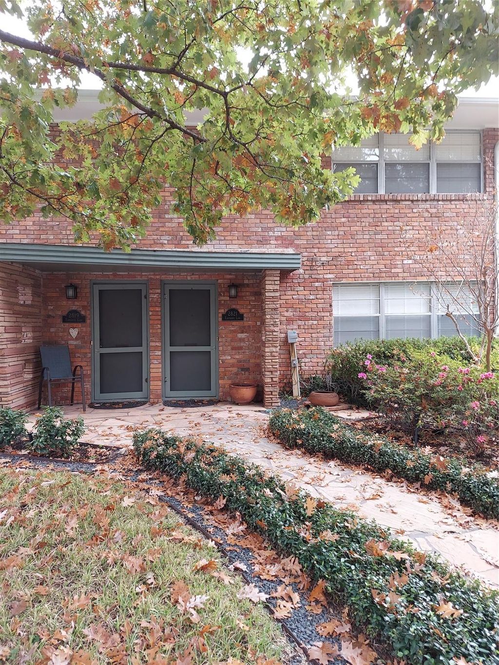 Photo of 2821 Eastgrove Lane, Houston, TX 77027 (MLS # 10462167)