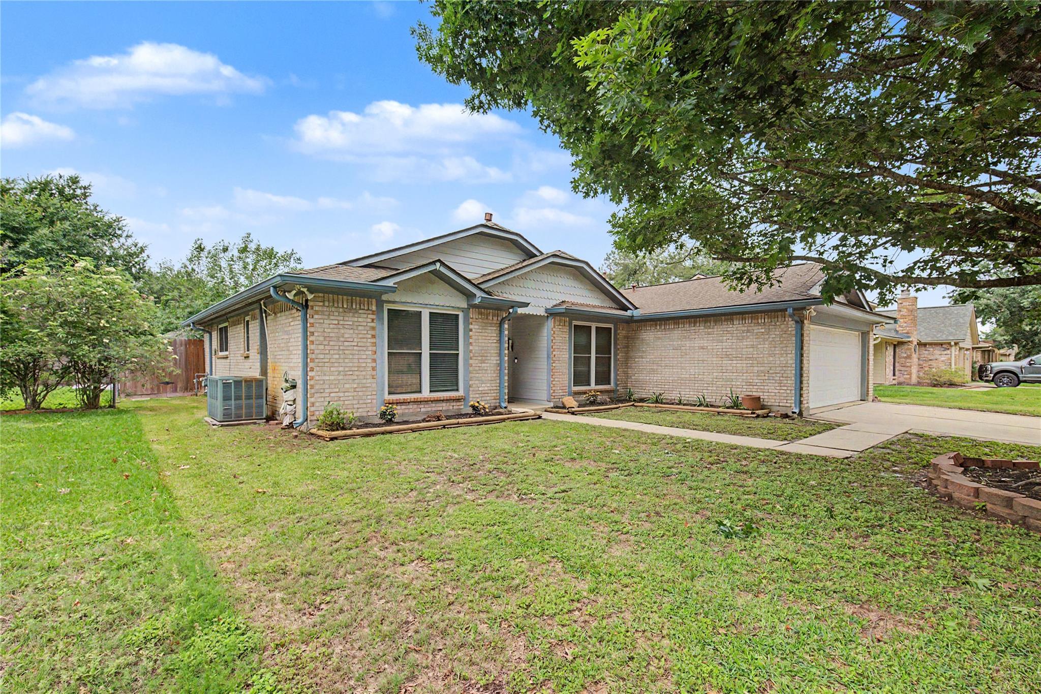 4014 Sandlewood Drive