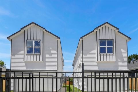 Photo of 4833 Paula Street, Houston, TX 77033 (MLS # 66289666)