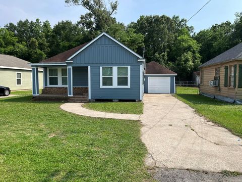 Photo of 1755 Parry Street, Beaumont, TX 77703 (MLS # 27612681)