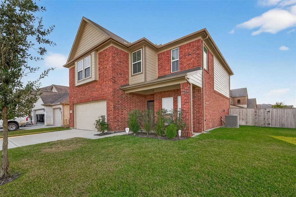 Photo of 128 Shining Point Drive, Waller, TX 77484 (MLS # 48558344)