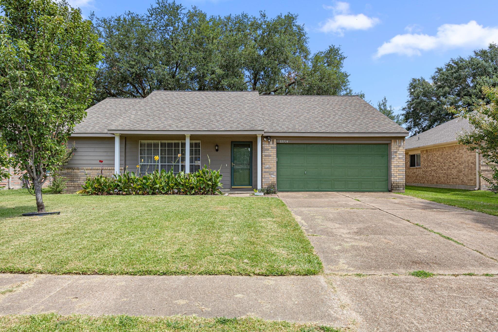 22714 Stratford House Lane