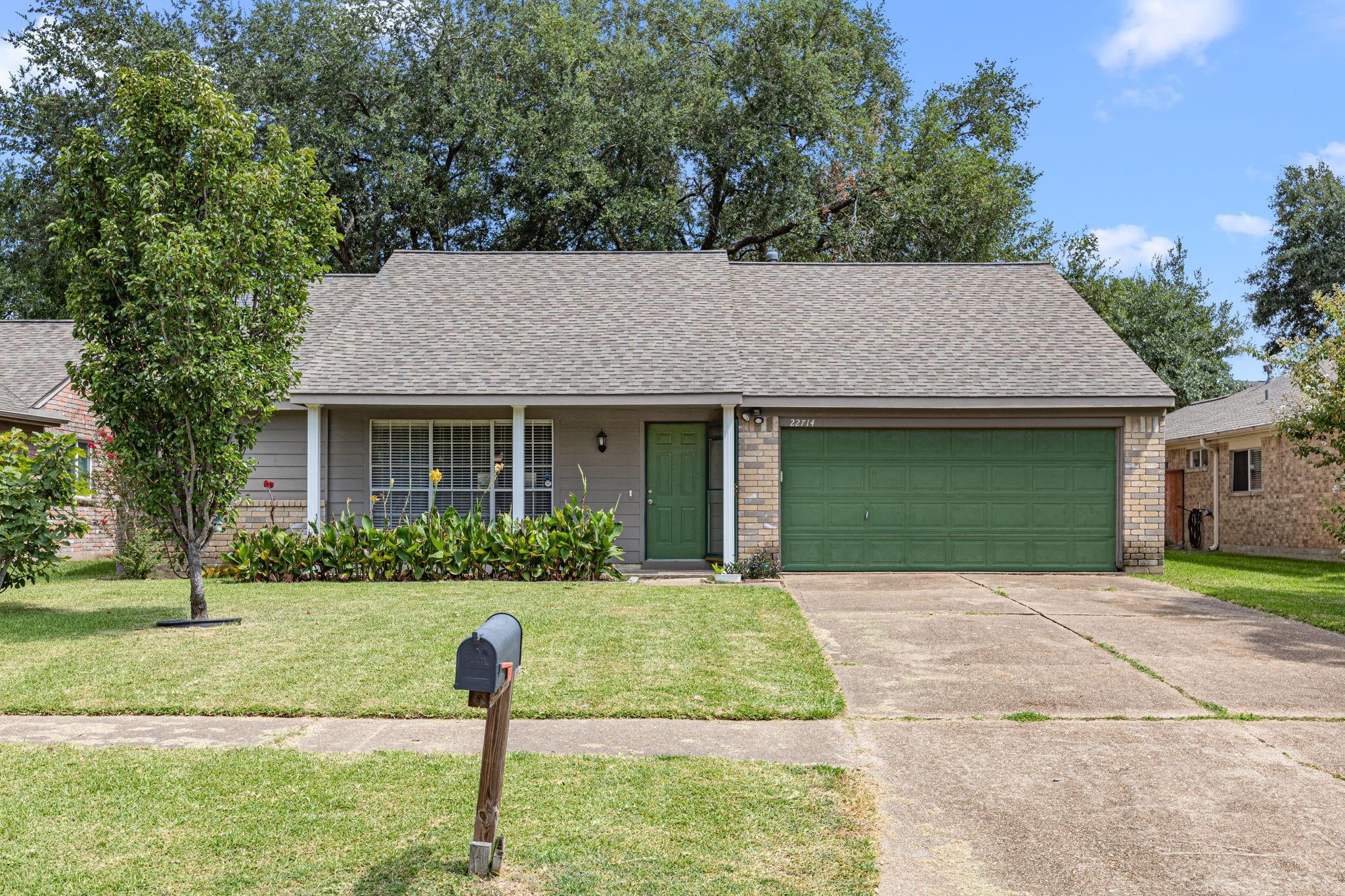 22714 Stratford House Lane
