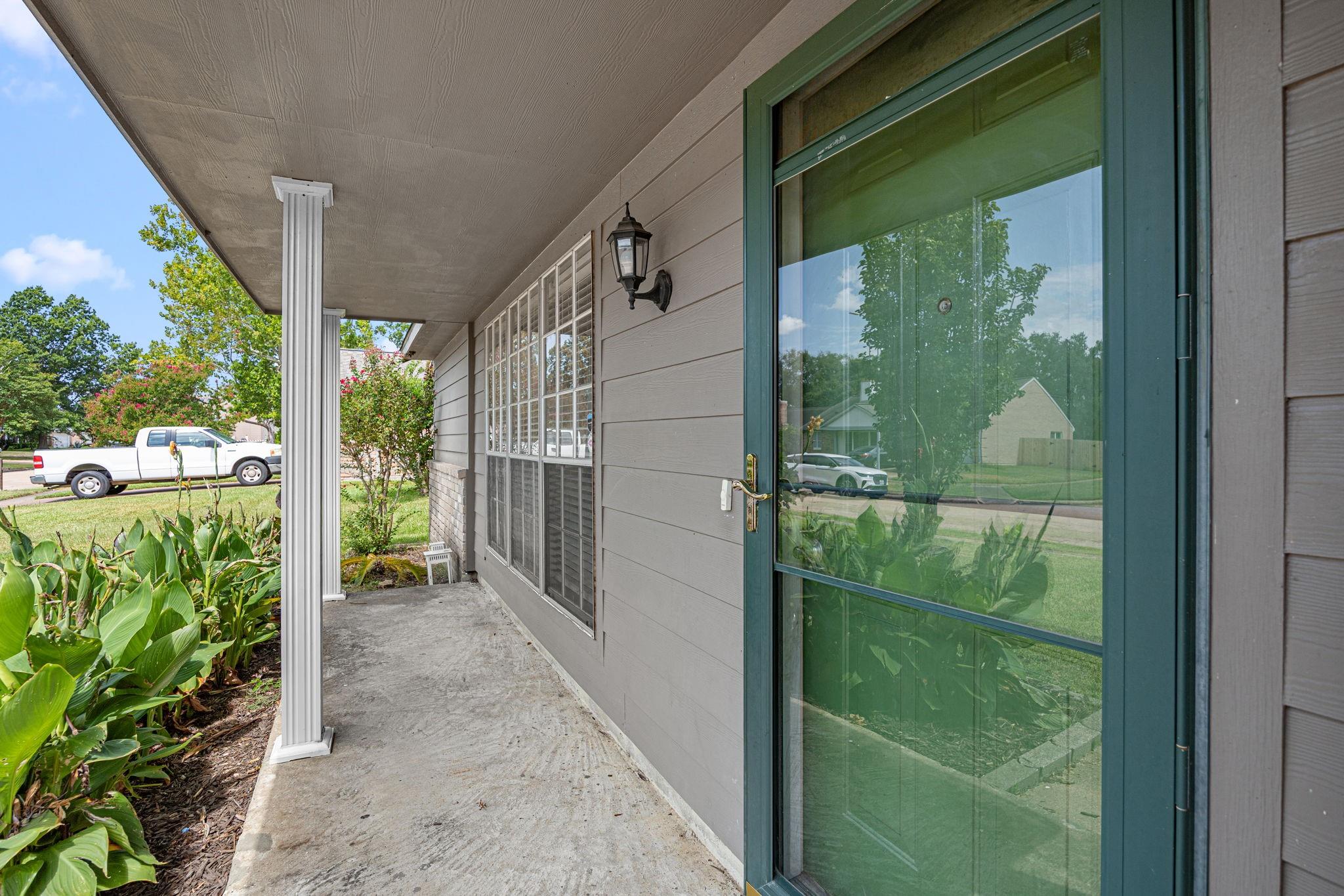 22714 Stratford House Lane