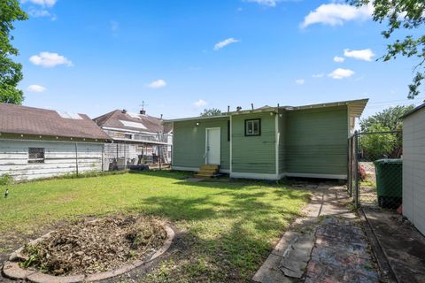 Tiny photo for 2519 Stevens Street, Houston, TX 77026 (MLS # 52471280)