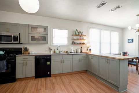 Tiny photo for 2519 Stevens Street, Houston, TX 77026 (MLS # 52471280)