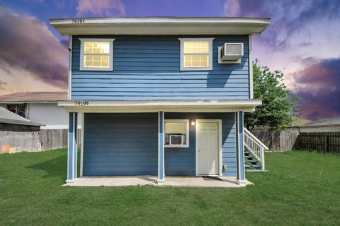 Photo of 7919 Brays Street #D, Houston, TX 77012 (MLS # 36888304)