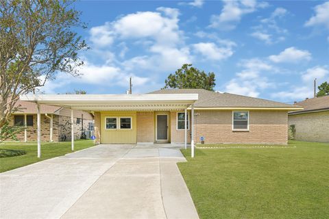 Photo of 611 Glenvale Drive, Houston, TX 77060 (MLS # 45306394)