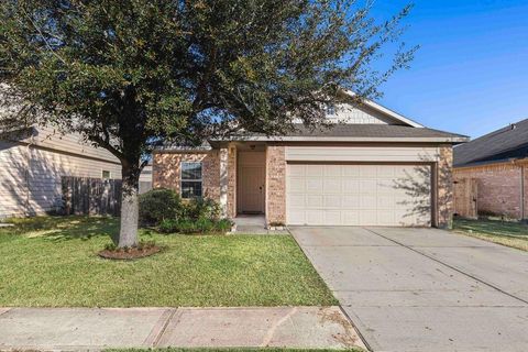 Photo of 7014 Hazelnut Lane, Baytown, TX 77521 (MLS # 12711336)