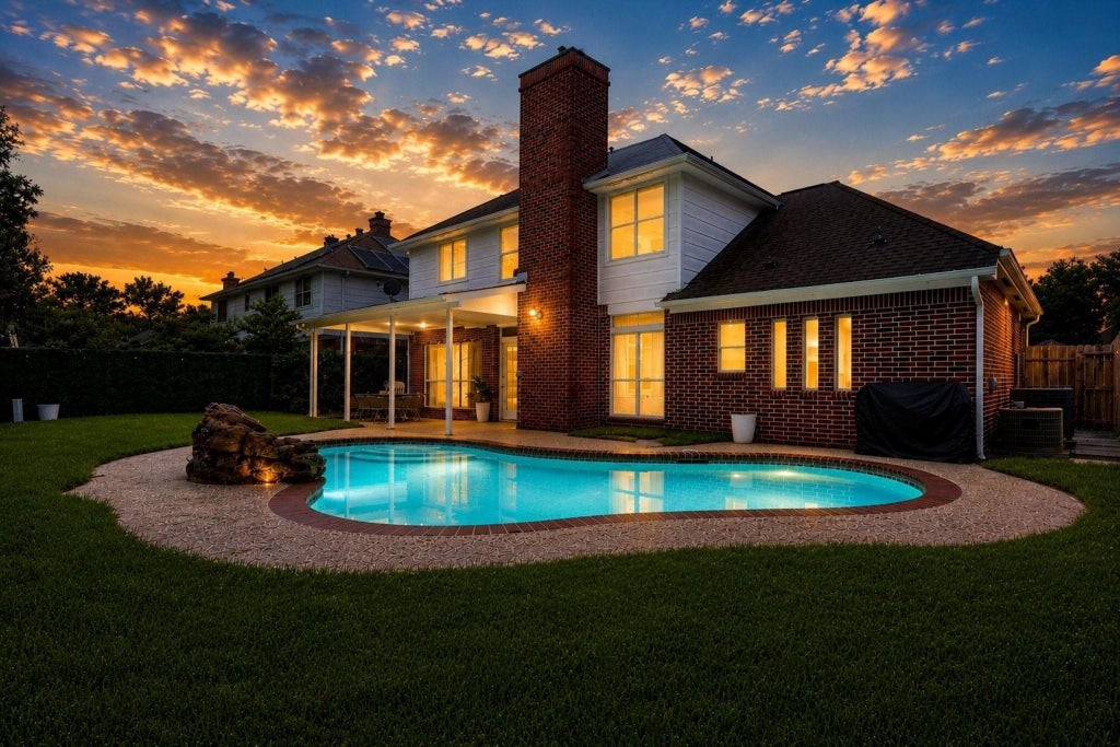 Photo of 118 Mill Trail Drive, Sugar Land, TX 77498 (MLS # 41502657)