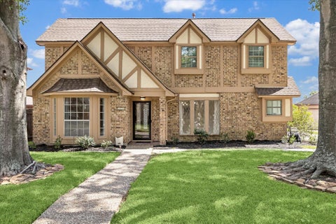 Photo of 110 Shadow Wood Drive, Sugar Land, TX 77498 (MLS # 92242956)