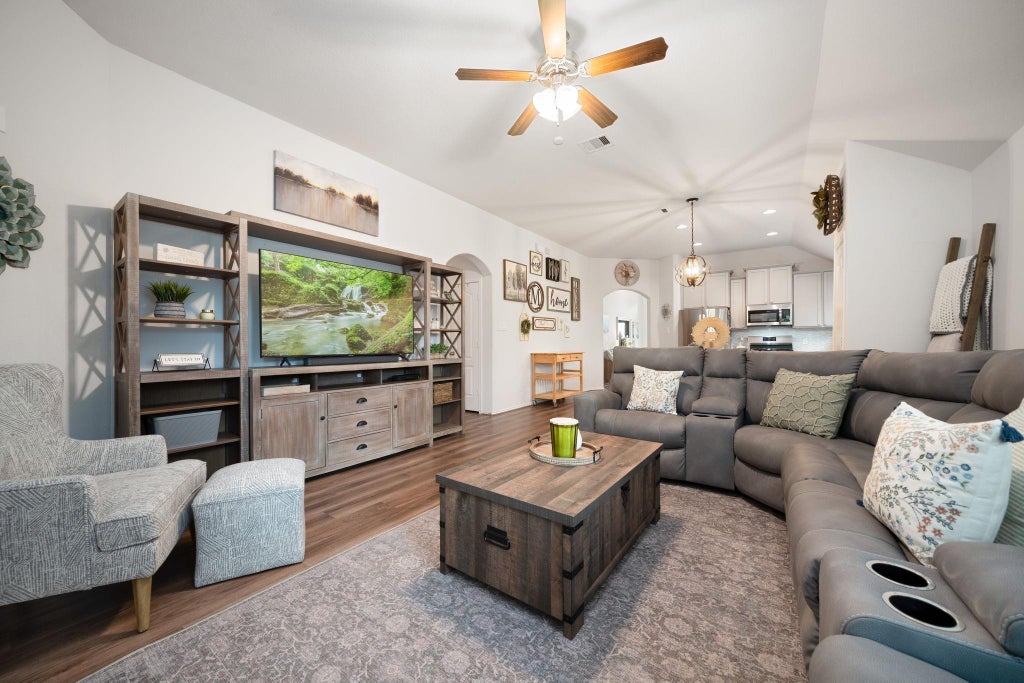 Photo of 1705 Diamond Mountain Drive, Rosharon, TX 77583 (MLS # 54190101)