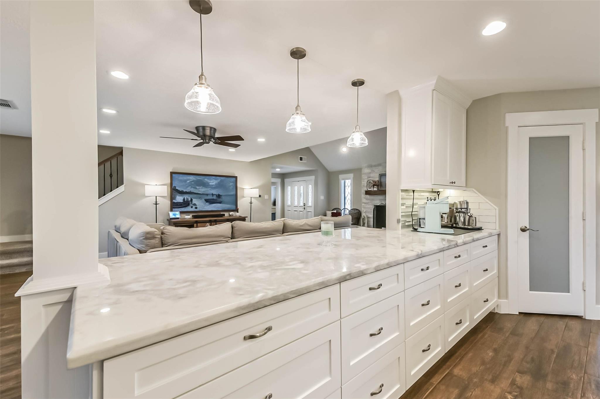 2210 Canterbury Court